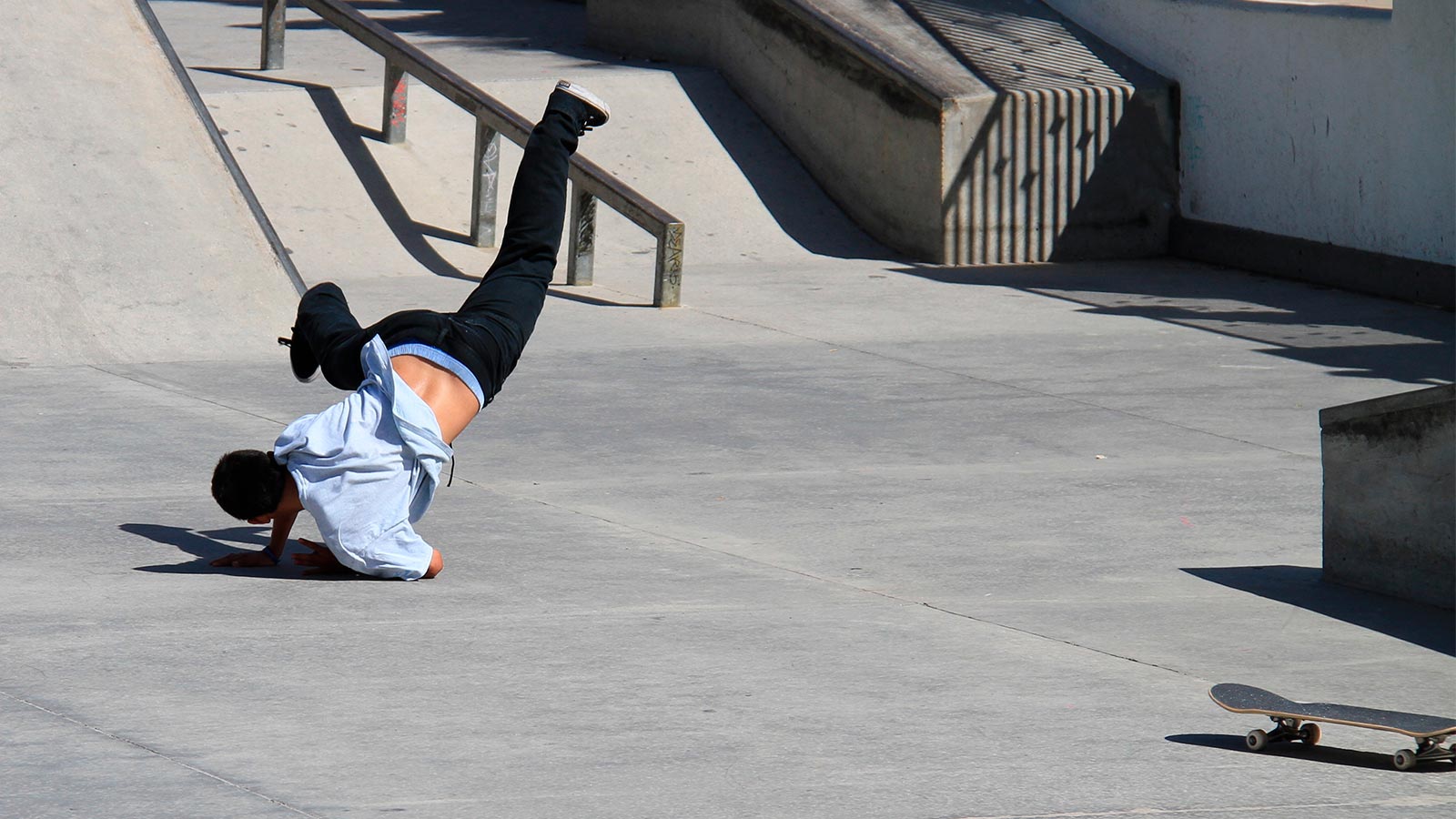 23 Most Hilarious & Painful Skateboarding FAILS of 2017 BadBoy Demo